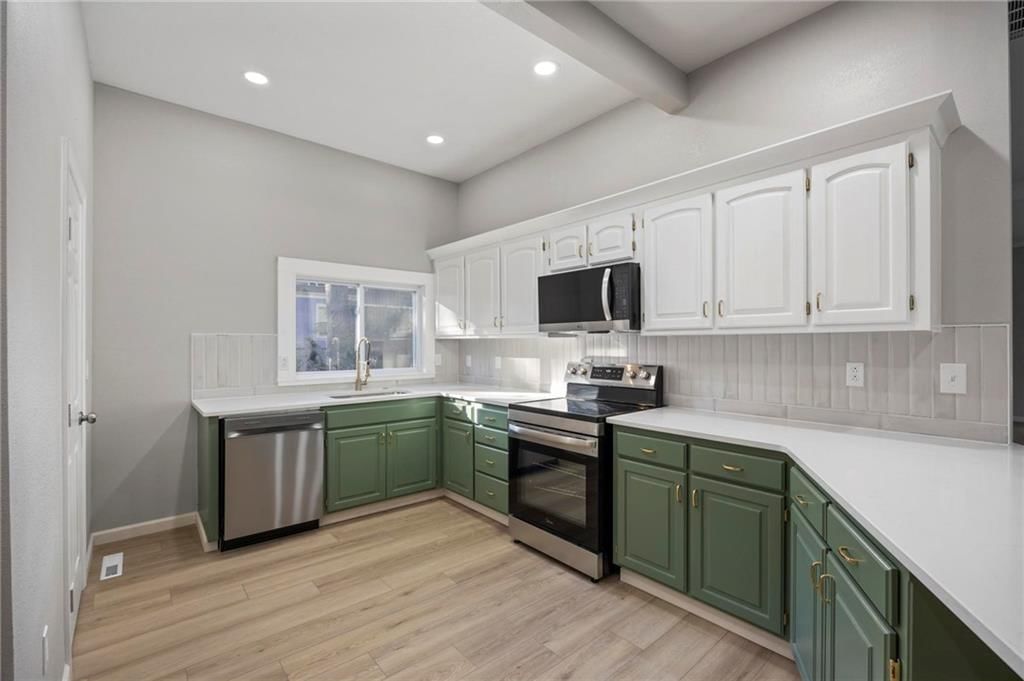 401 W Adams Street — photo 3