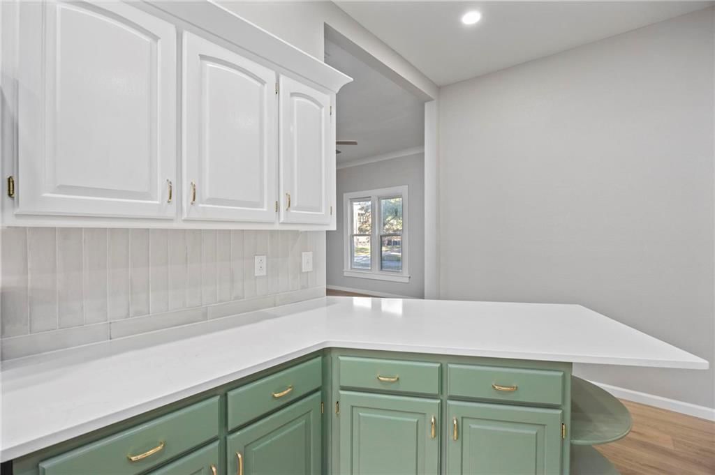 401 W Adams Street — photo 11