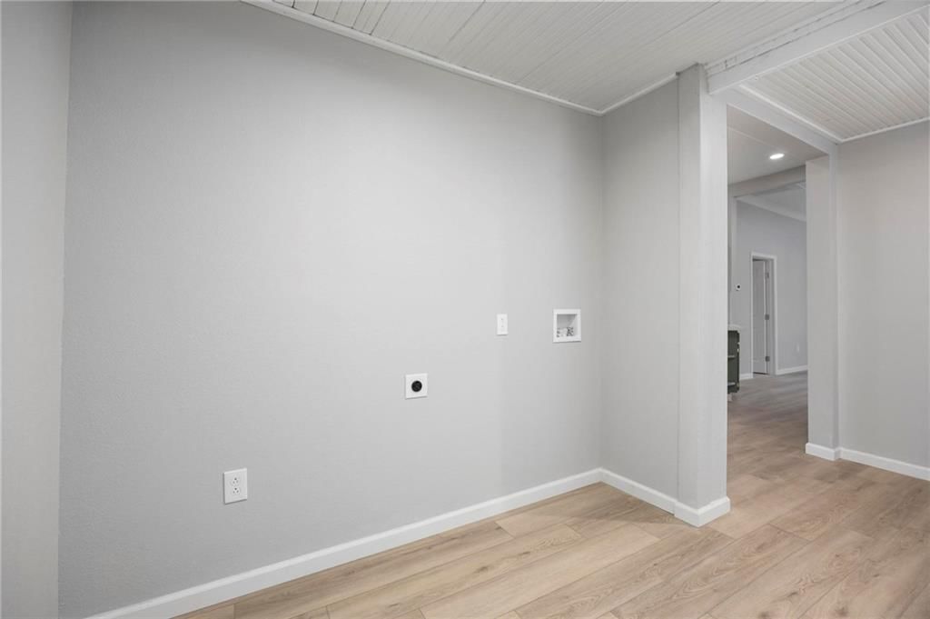 401 W Adams Street — photo 23