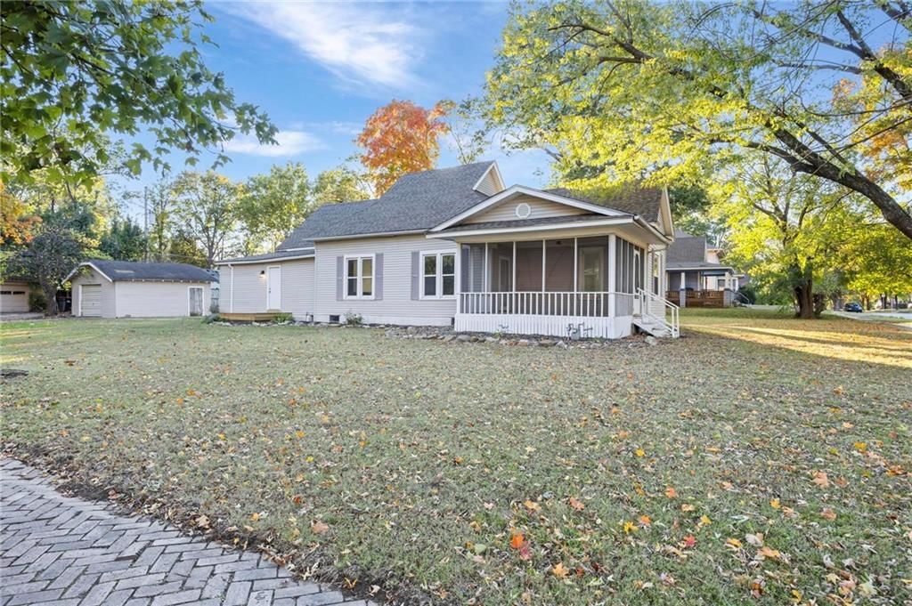 401 W Adams Street — photo 28