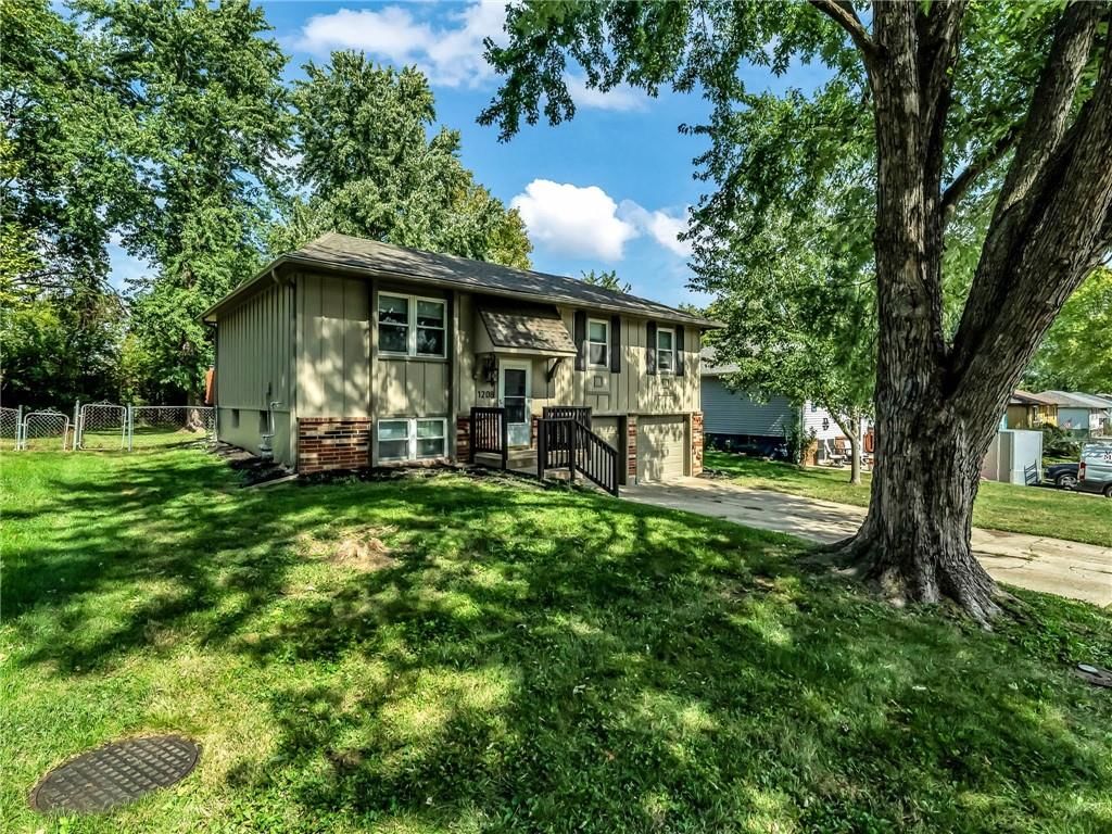 1208 NW Golfview Drive — photo 3