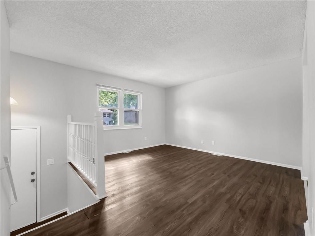 1208 NW Golfview Drive — photo 5