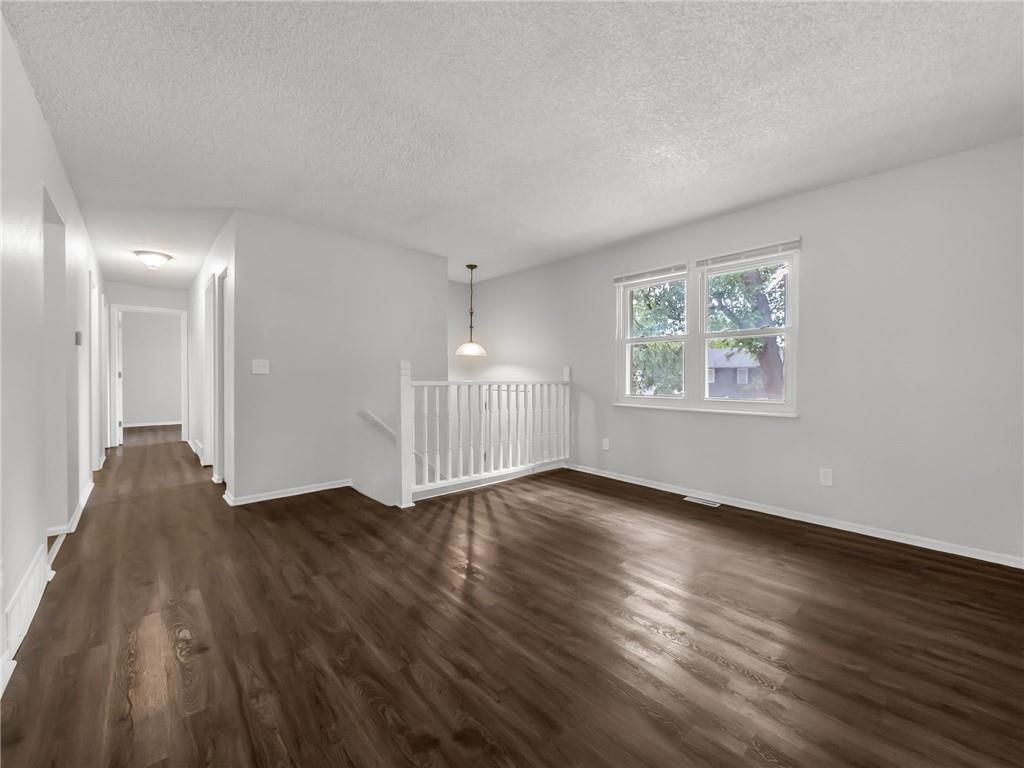 1208 NW Golfview Drive — photo 6
