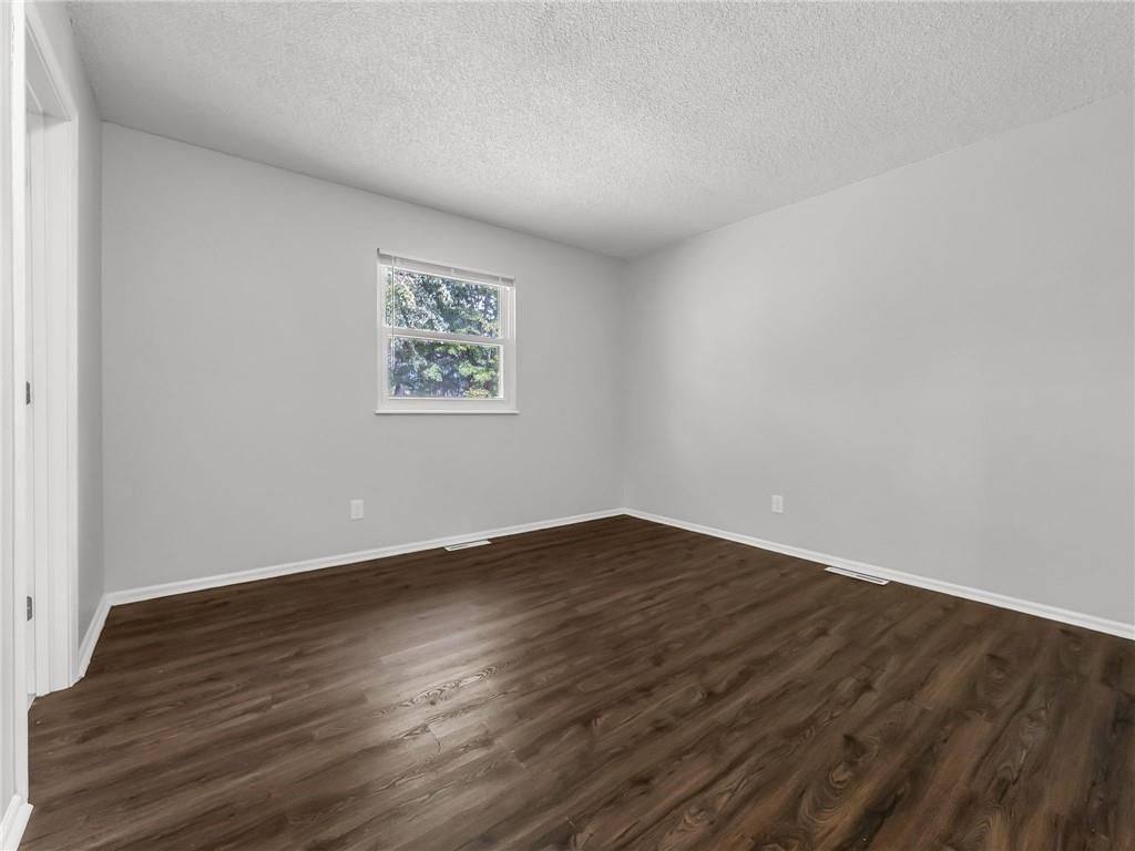 1208 NW Golfview Drive — photo 11