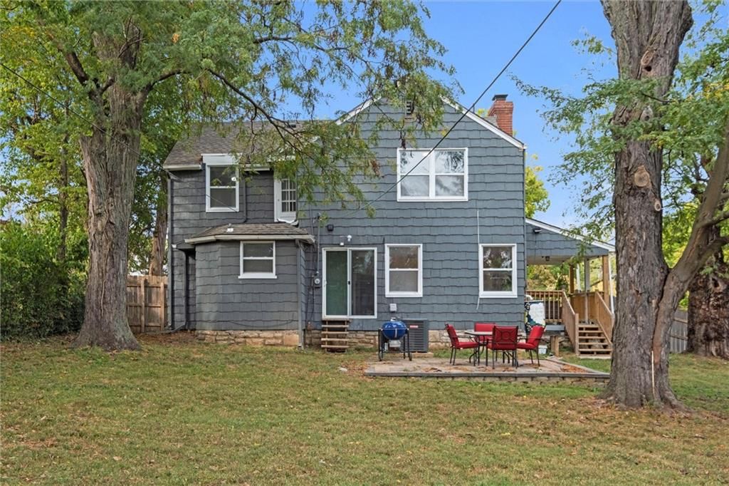 1719 E 76th Street — photo 36