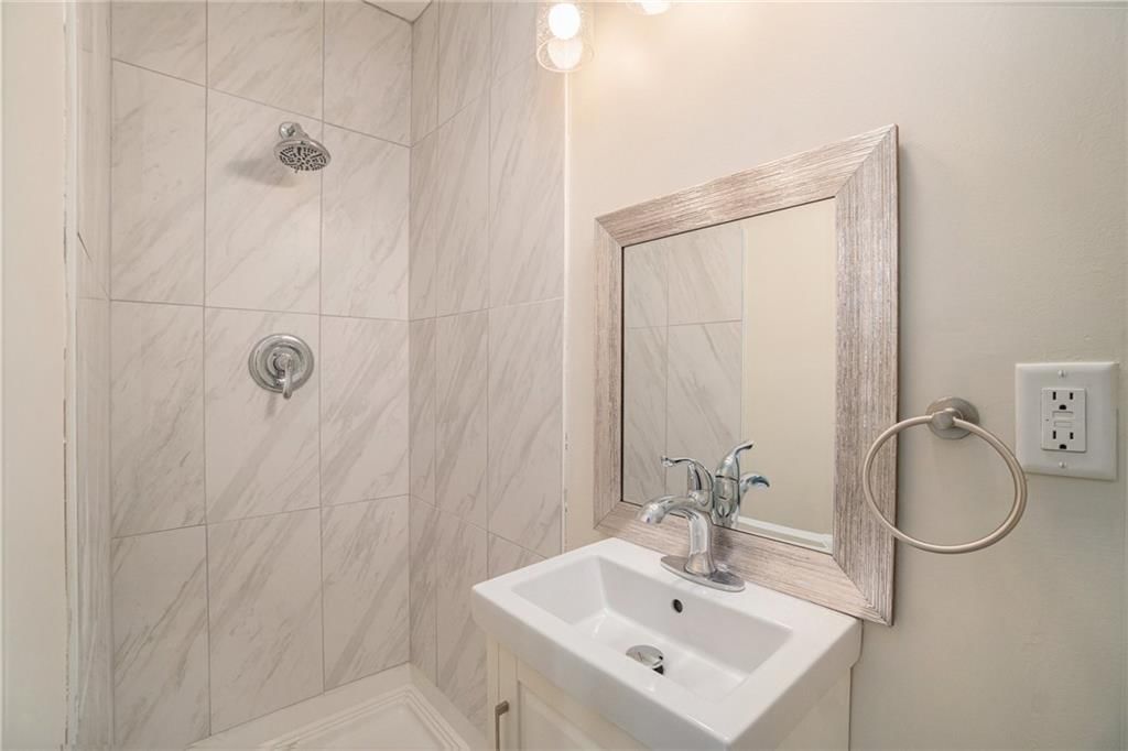 915 NE 44th Street — photo 15