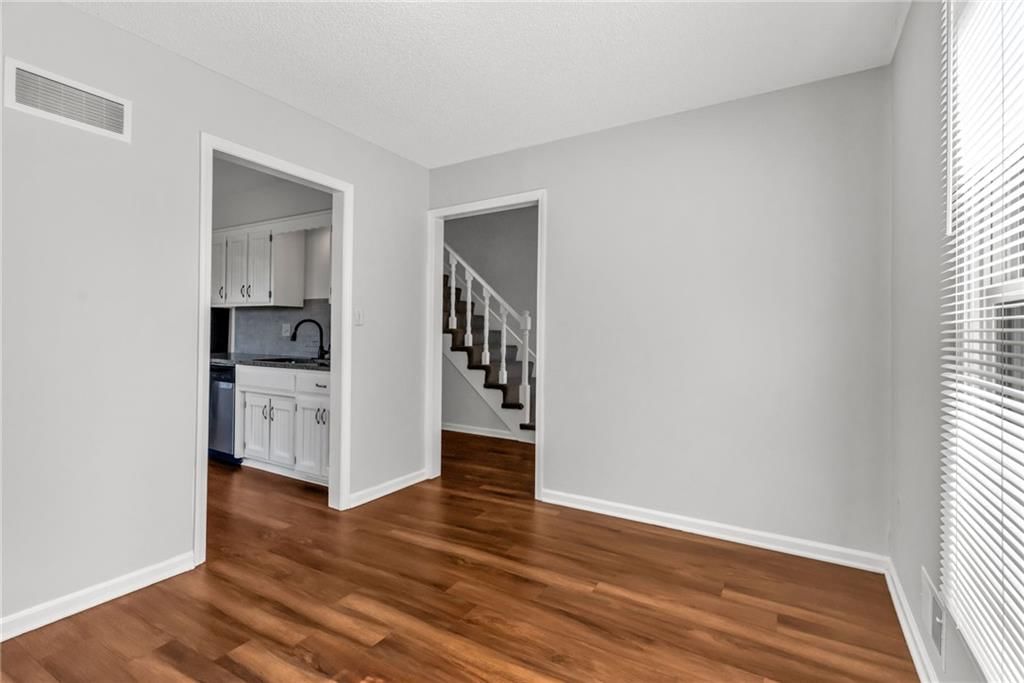 902 SE 5th Terrace — photo 5