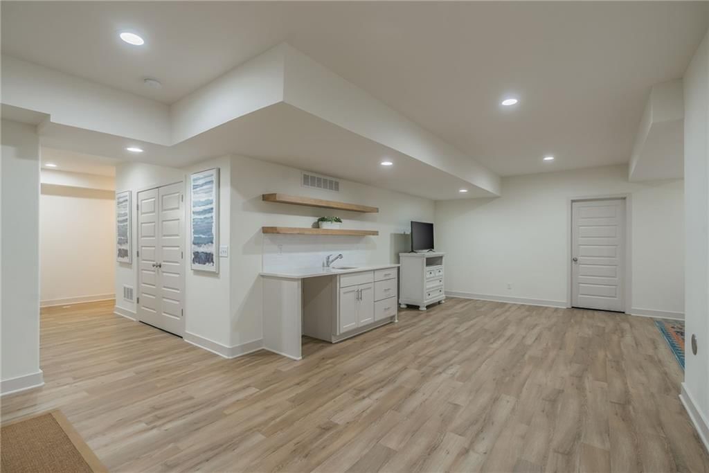 7604 N Donnelly Avenue — photo 49