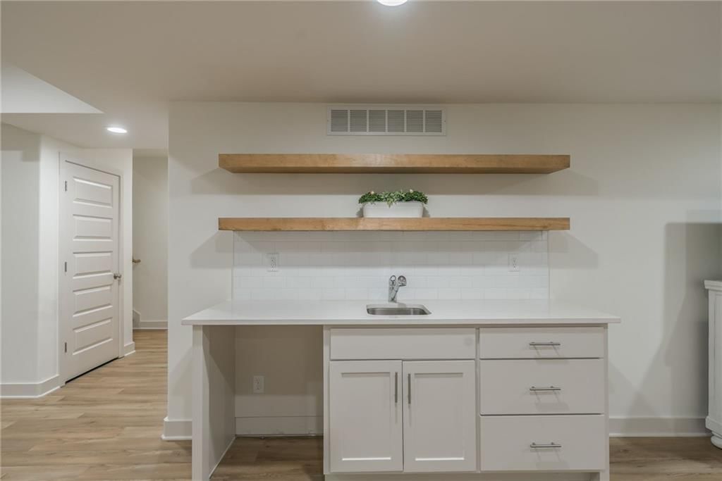 7604 N Donnelly Avenue — photo 50