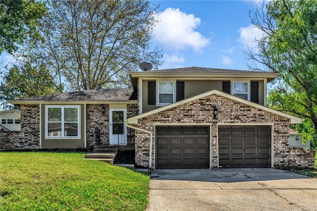 104 E Sherri Lane, Blue Springs, MO