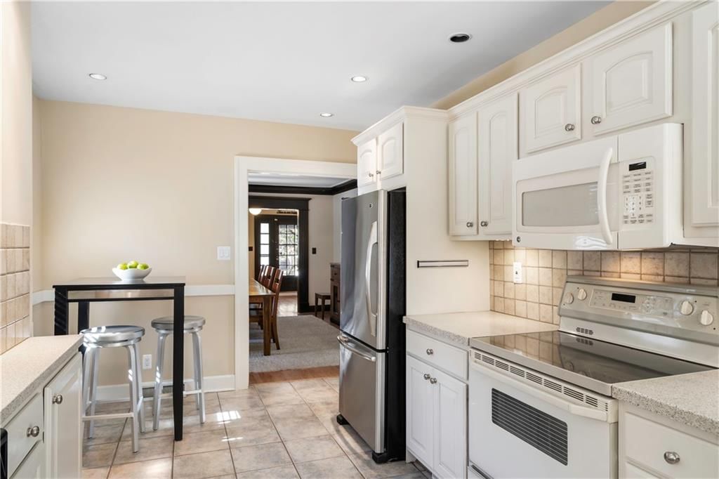6405 Wyandotte Street — photo 11