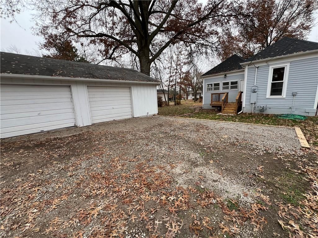 606 E Miami Street — photo 2