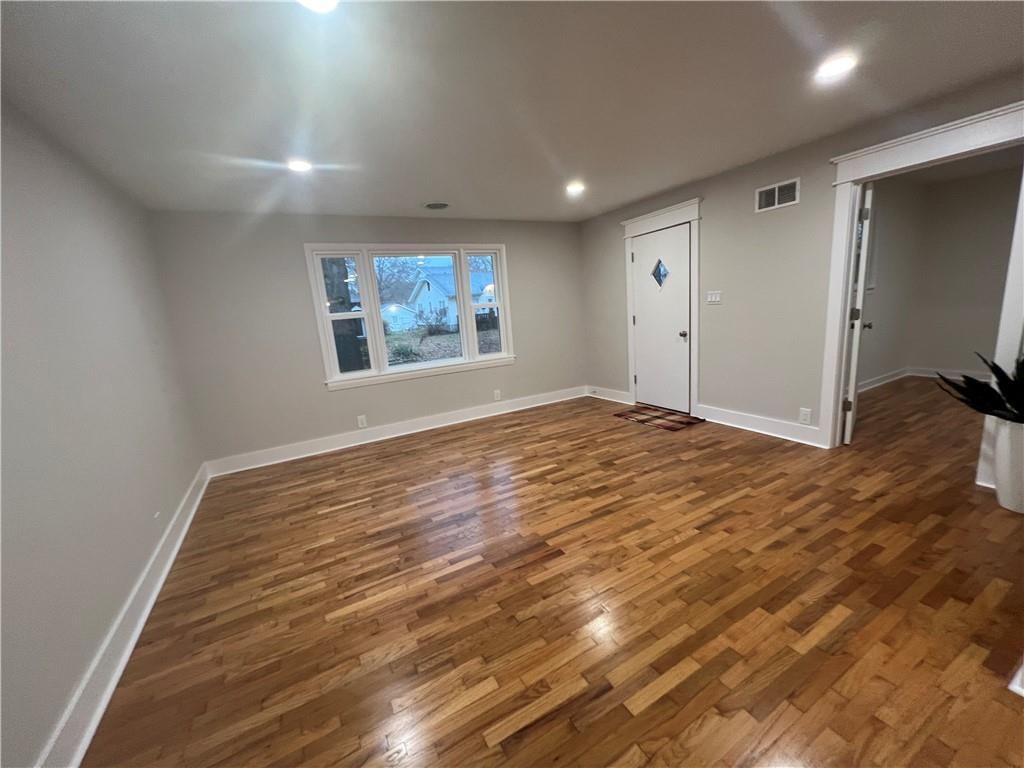 606 E Miami Street — photo 13