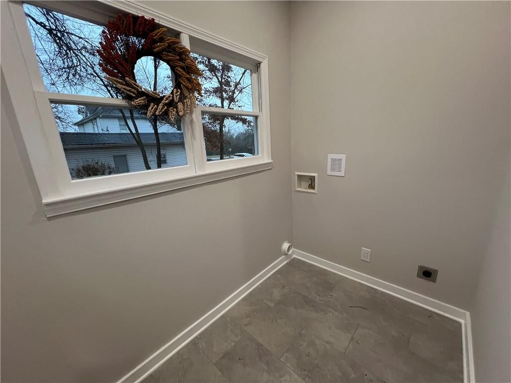606 E Miami Street — photo 17