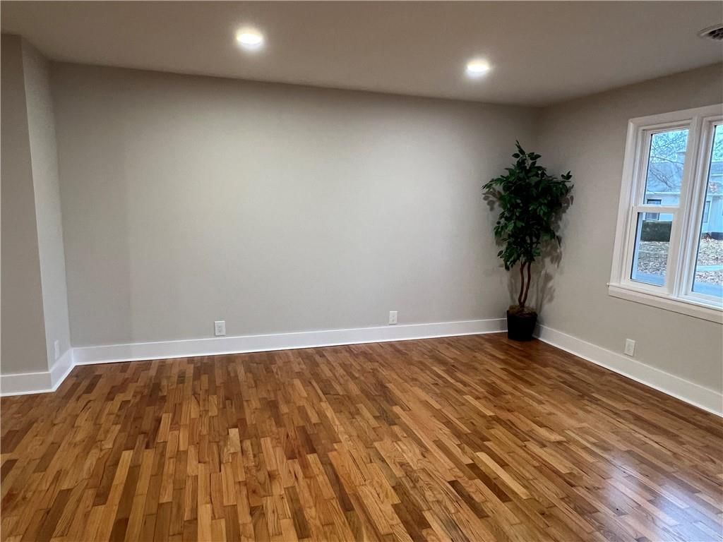 606 E Miami Street — photo 18