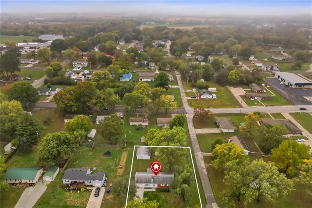 106 S Doniphan Street — photo 3