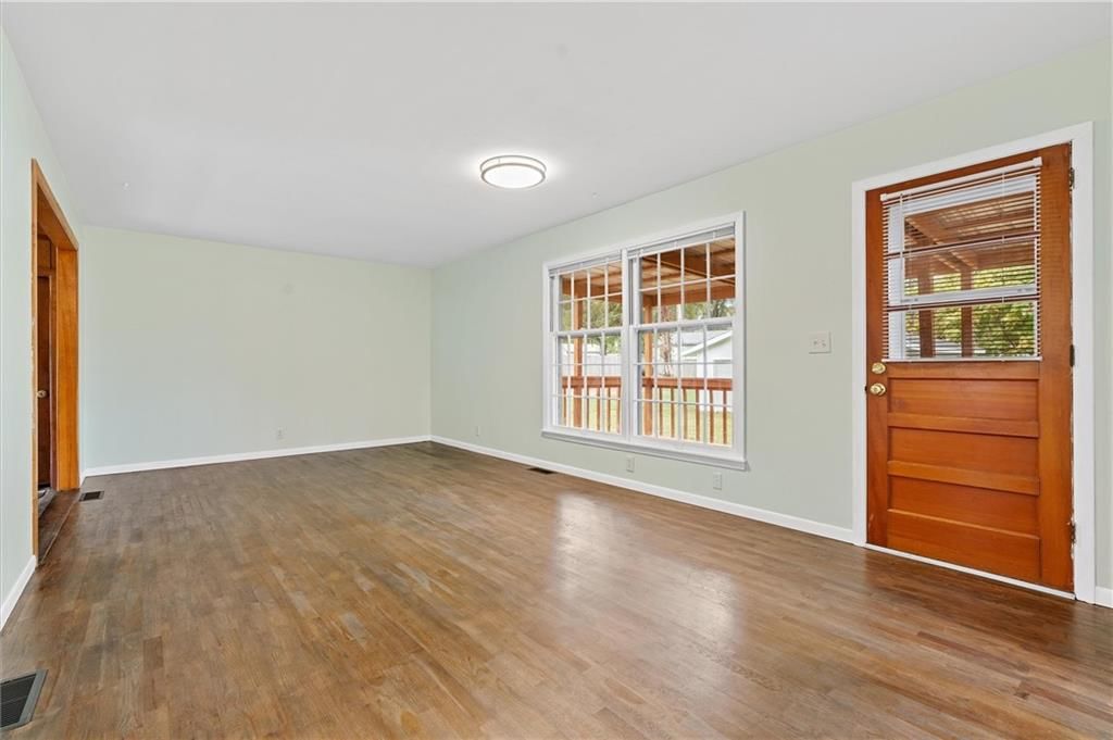 106 S Doniphan Street — photo 10