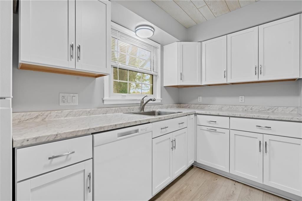 106 S Doniphan Street — photo 16