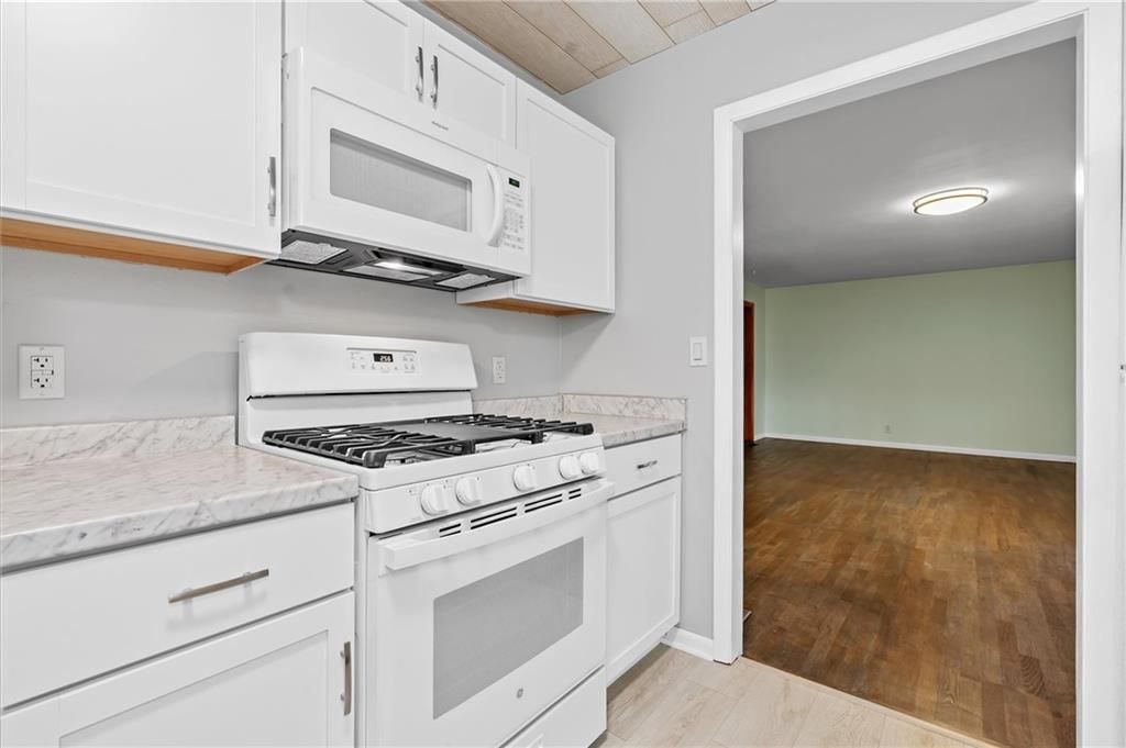 106 S Doniphan Street — photo 18
