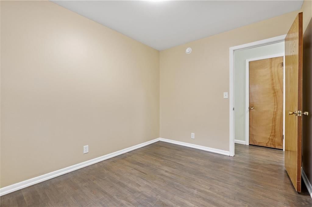 106 S Doniphan Street — photo 22