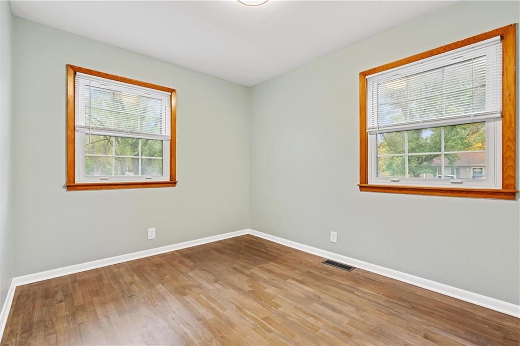 106 S Doniphan Street — photo 23