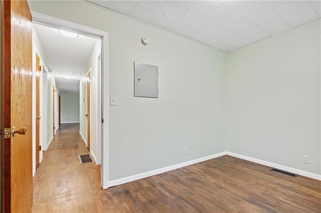 106 S Doniphan Street — photo 26