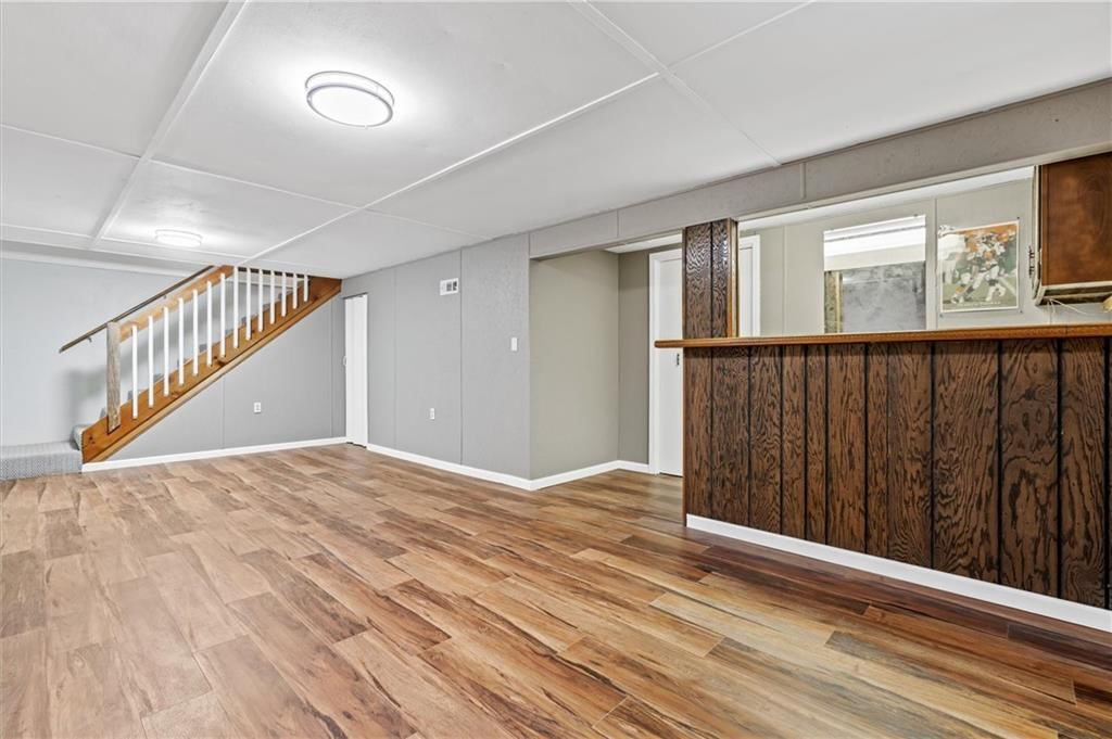 106 S Doniphan Street — photo 29