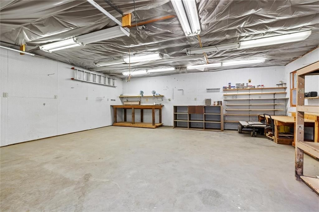 106 S Doniphan Street — photo 33