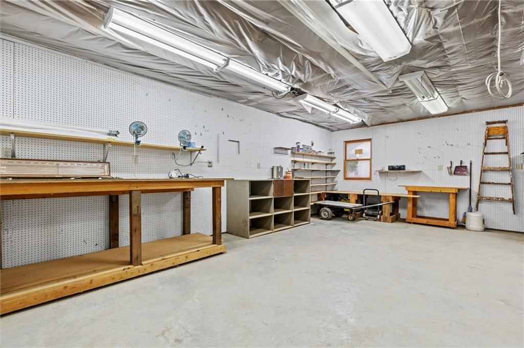 106 S Doniphan Street — photo 34