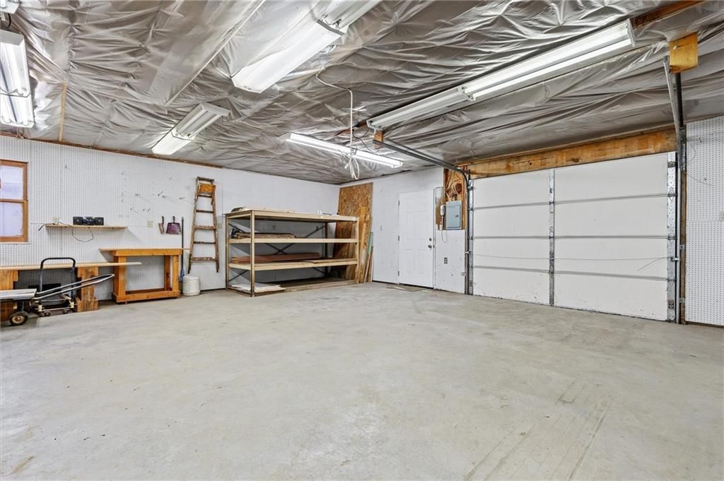 106 S Doniphan Street — photo 35