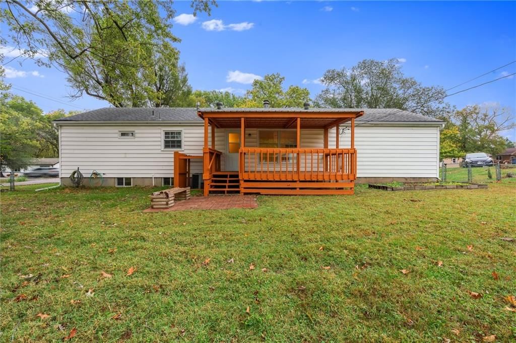 106 S Doniphan Street — photo 36