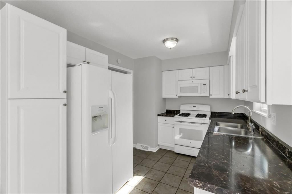 Photo 9 of 25 - 205 NW 4th Street Court