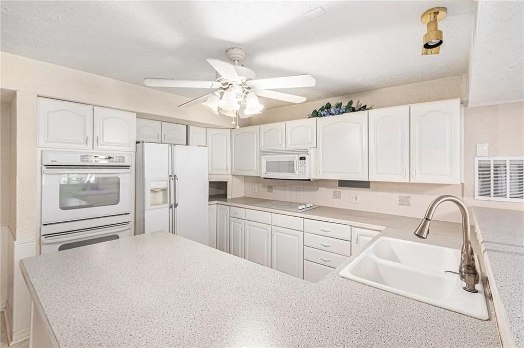 505 SE Williamsburg Drive — photo 31