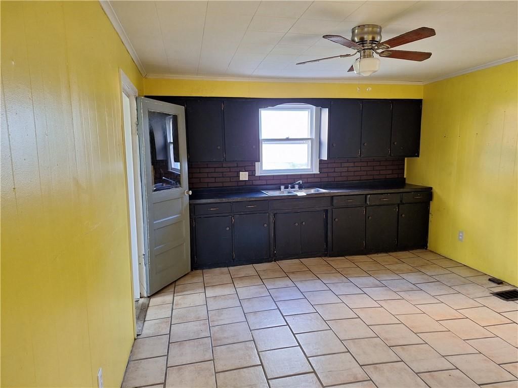 612 W 5th Street — photo 5
