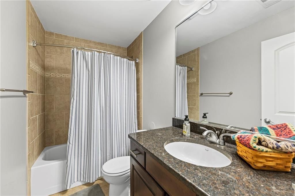 536 W 10th Street — photo 17