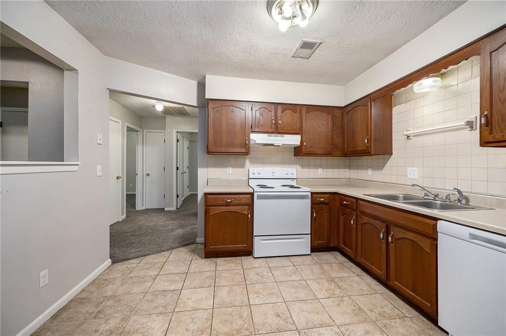 413 Winner Avenue — photo 10