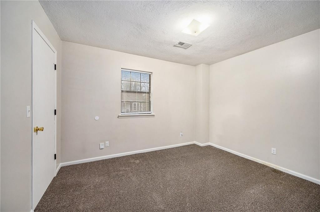 413 Winner Avenue — photo 12