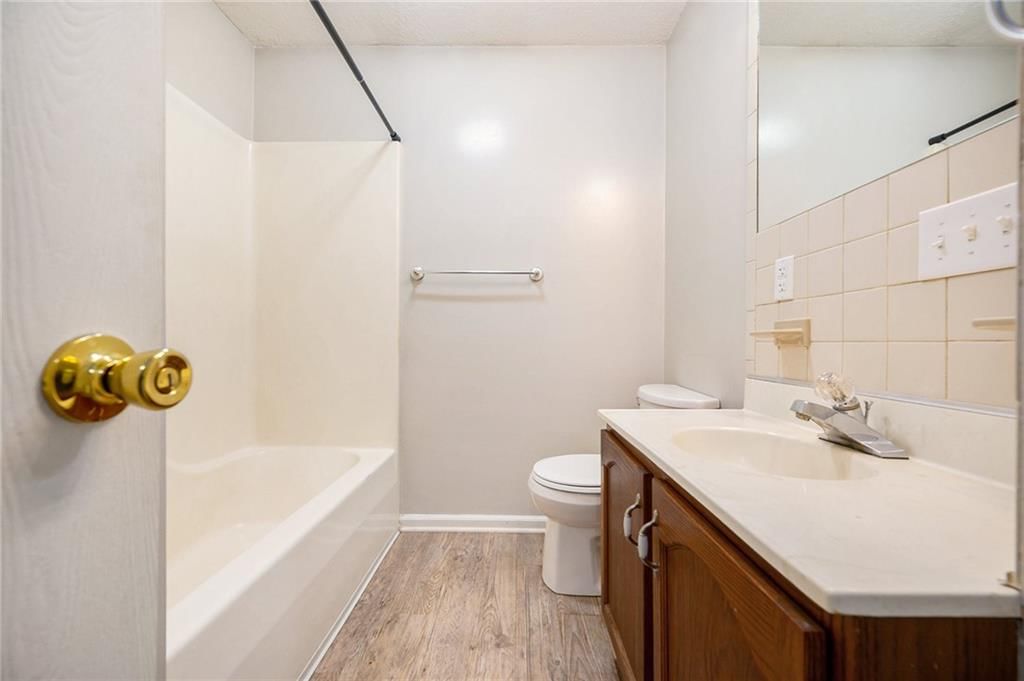 413 Winner Avenue — photo 16