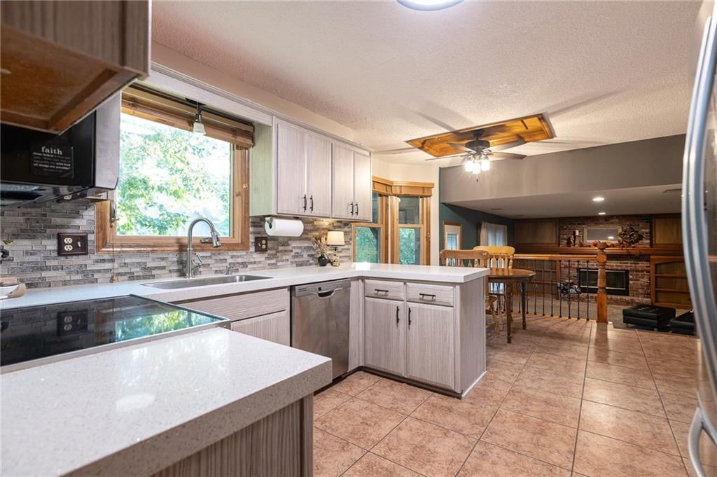 Photo 12 of 46 - 17589 W 112th Street