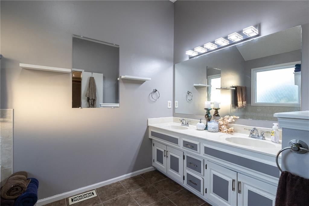 Photo 33 of 46 - 17589 W 112th Street