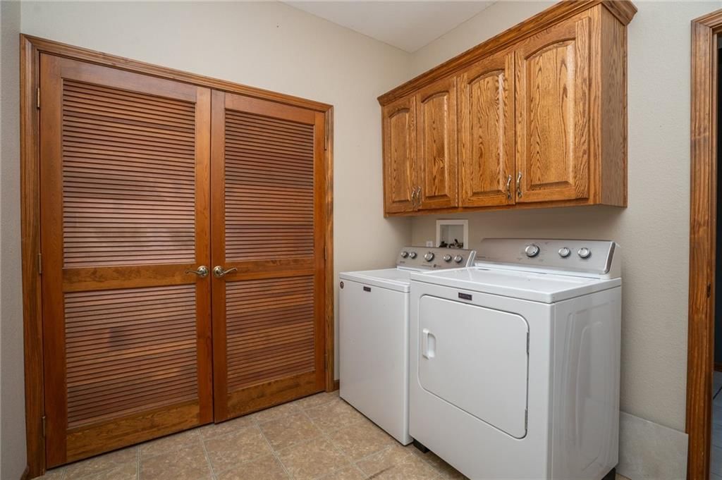 214 Hillside Drive — photo 16