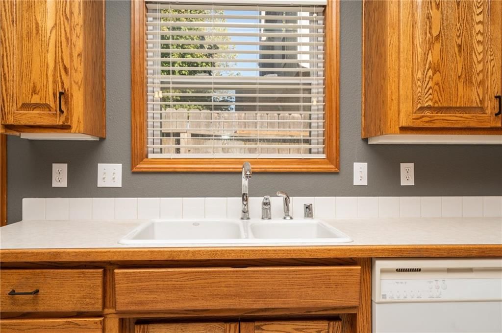 214 Hillside Drive — photo 45