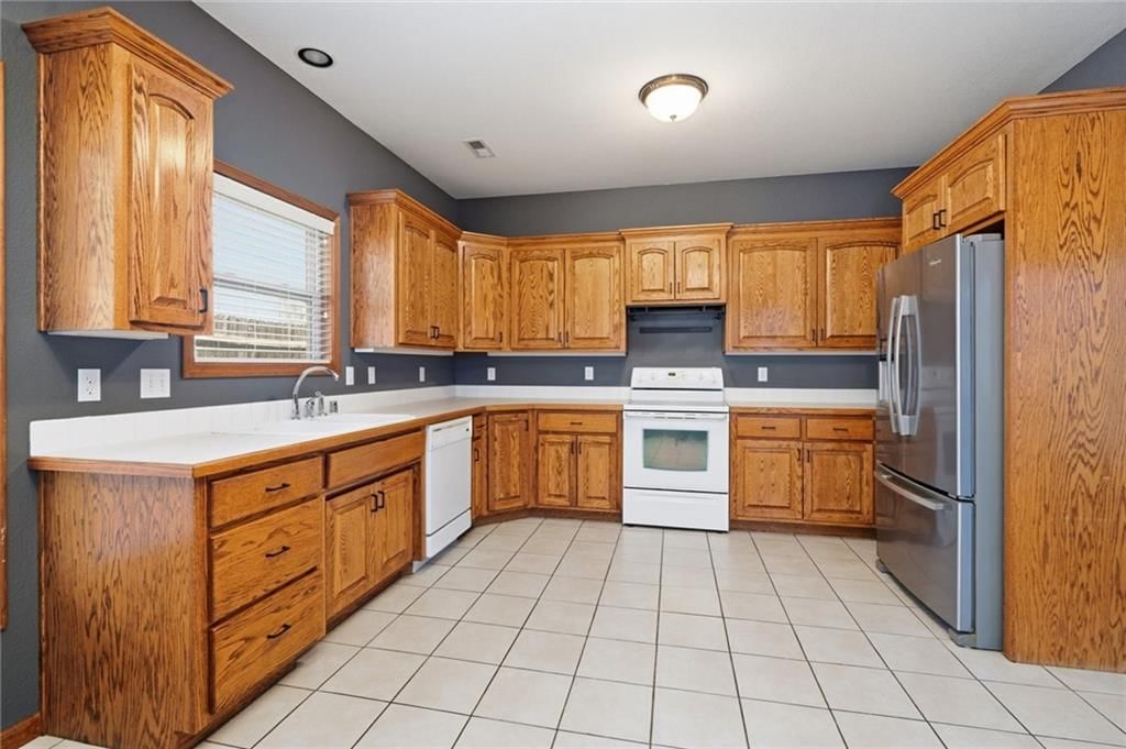 214 Hillside Drive — photo 46
