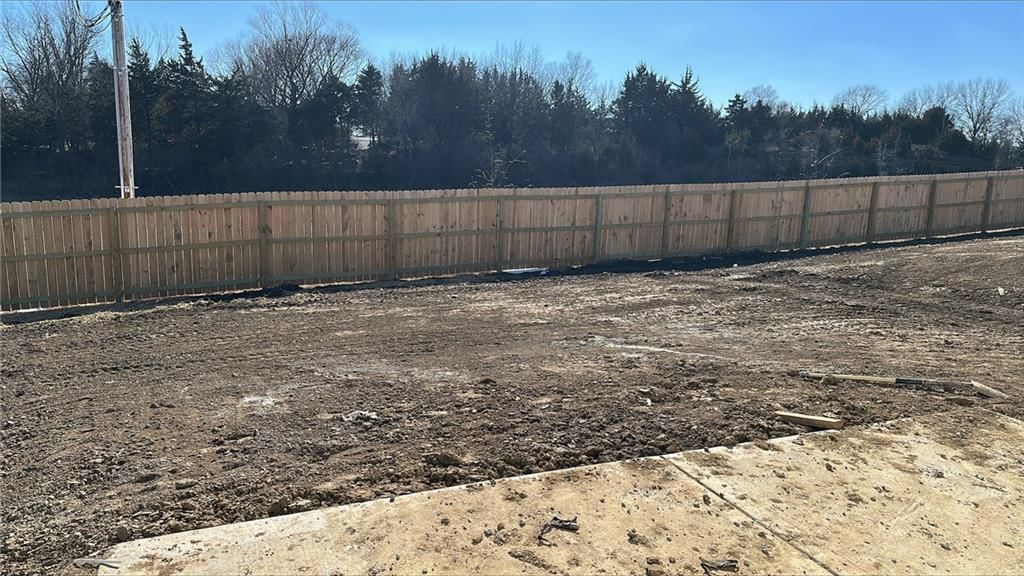 2300 Woodfield Drive — photo 3