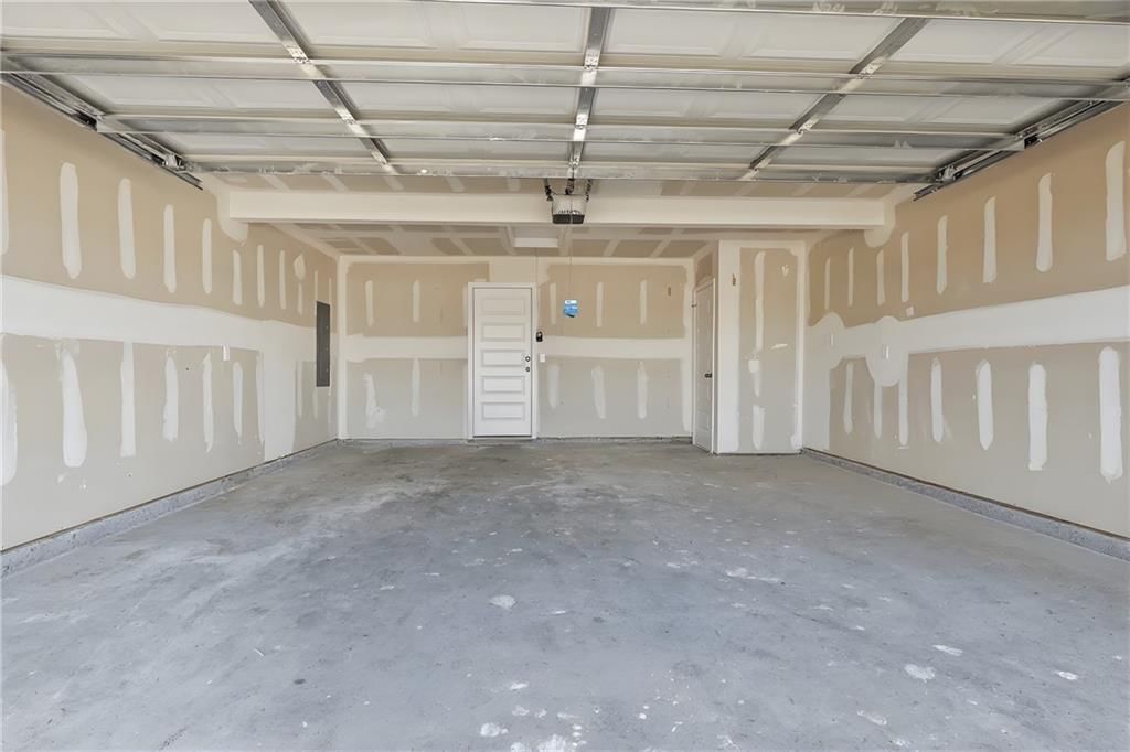 2300 Woodfield Drive — photo 5