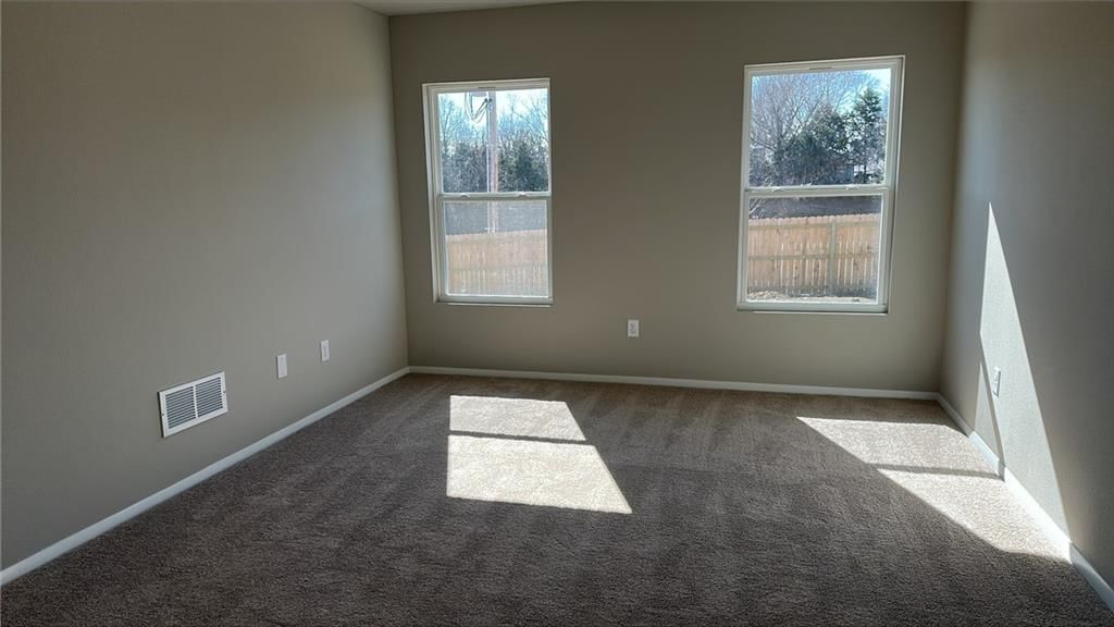 2300 Woodfield Drive — photo 8