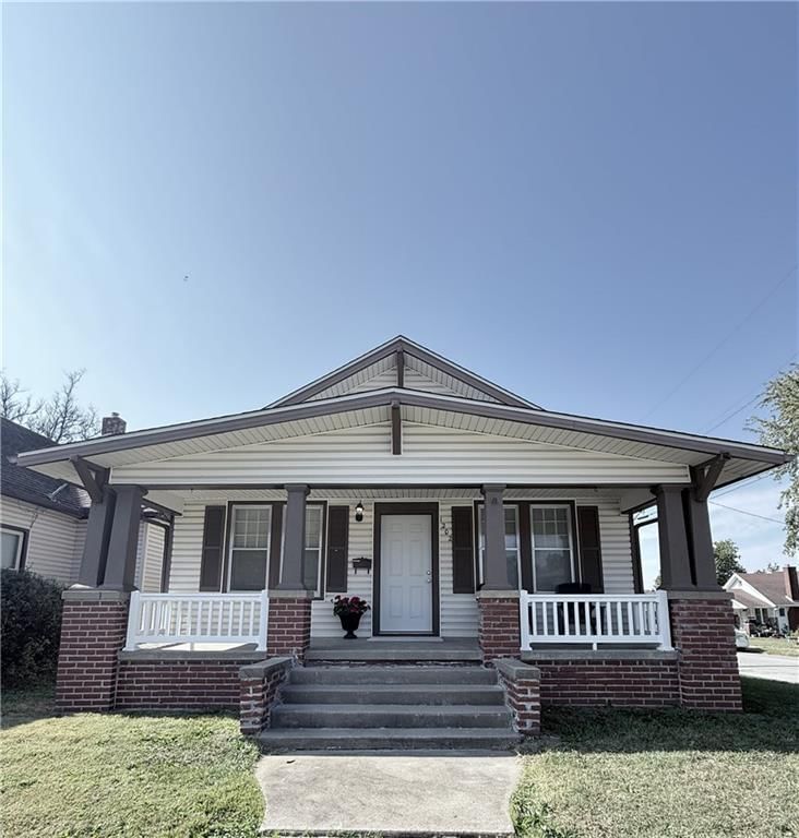 1202 S 26th Street, St Joseph, MO