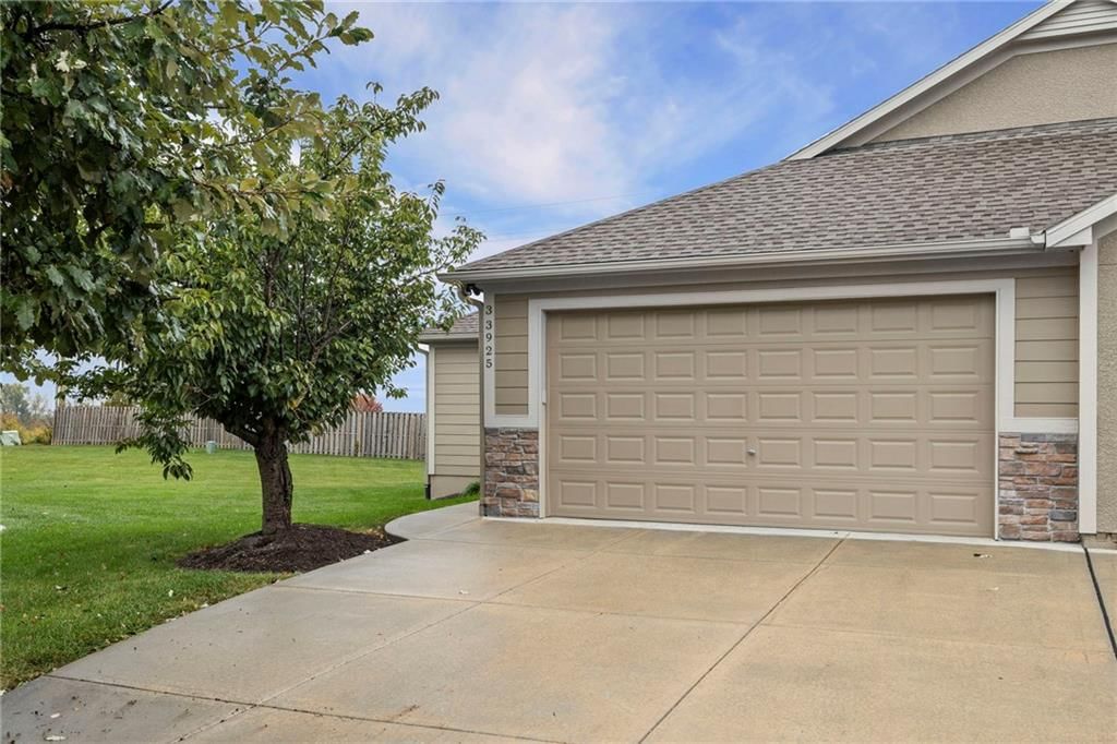 33925 W 90th Circle — photo 2