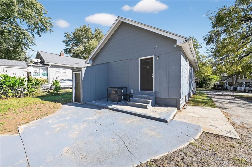 626 S Hardy Avenue — photo 38