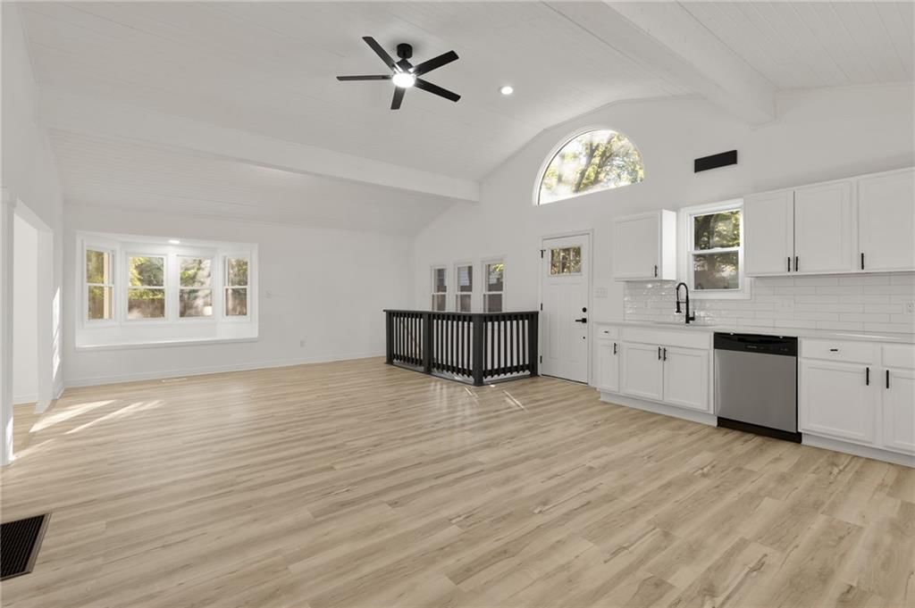 Photo 9 of 43 - 506 E Lexington Avenue